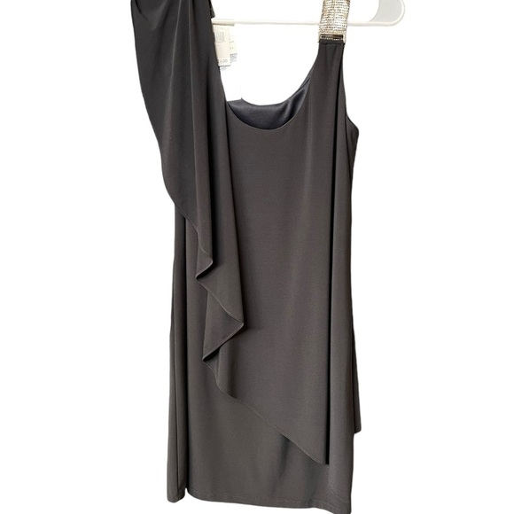 New! Betsy Adam Embelished One Shoulder
Black Dress size 6 - Picture 10 of 16